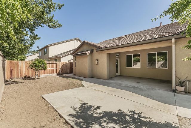 645 Serena Avenue, Clovis, CA 93619