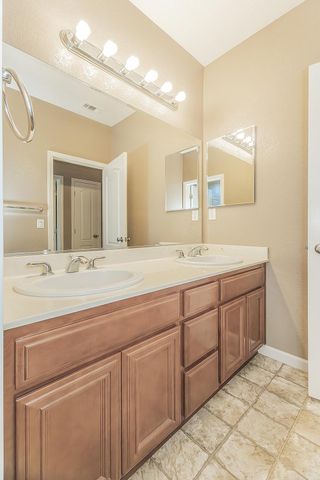 645 Serena Avenue, Clovis, CA 93619