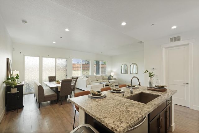 1847 Outrigger Ln, Lathrop, CA 95330