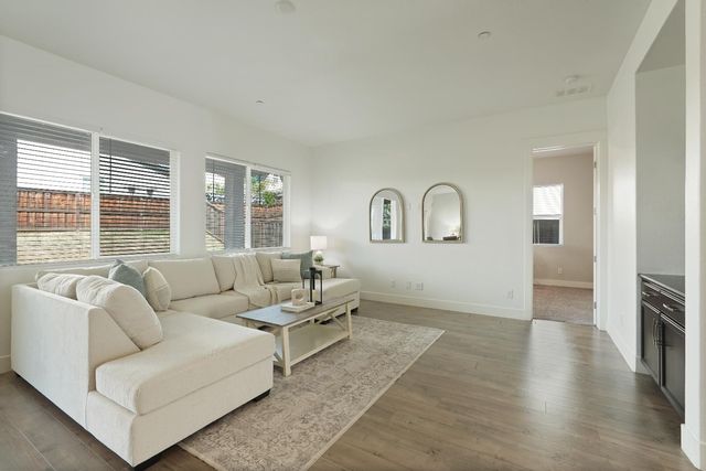 1847 Outrigger Ln, Lathrop, CA 95330