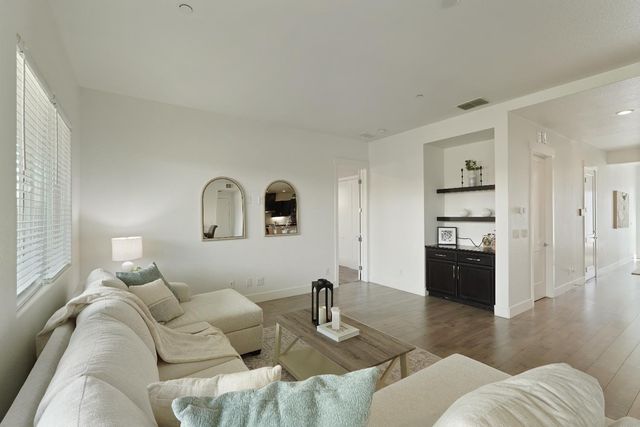 1847 Outrigger Ln, Lathrop, CA 95330