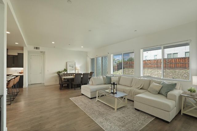 1847 Outrigger Ln, Lathrop, CA 95330