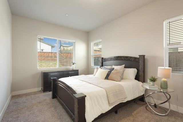 1847 Outrigger Ln, Lathrop, CA 95330