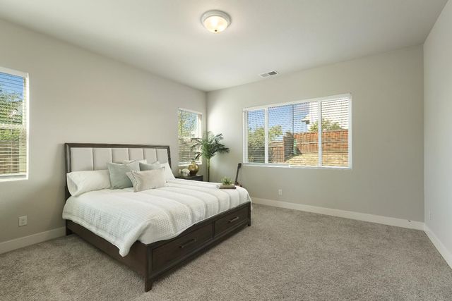 1847 Outrigger Ln, Lathrop, CA 95330