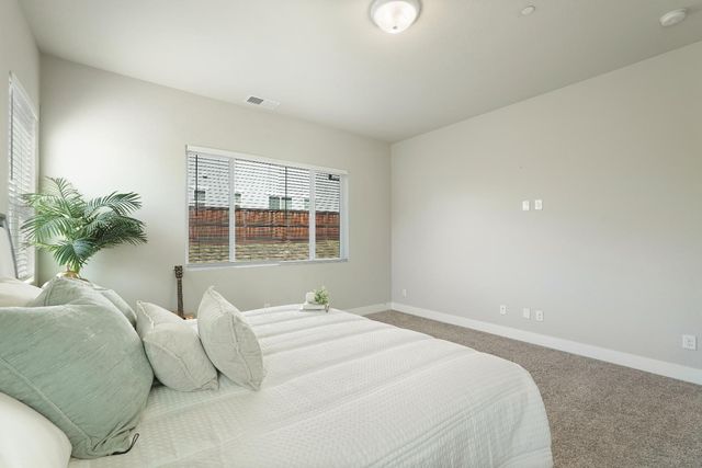 1847 Outrigger Ln, Lathrop, CA 95330