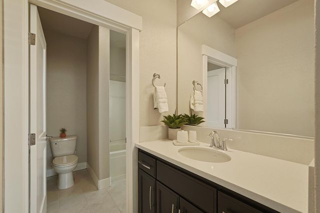 1847 Outrigger Ln, Lathrop, CA 95330