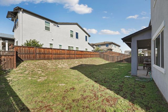 1847 Outrigger Ln, Lathrop, CA 95330