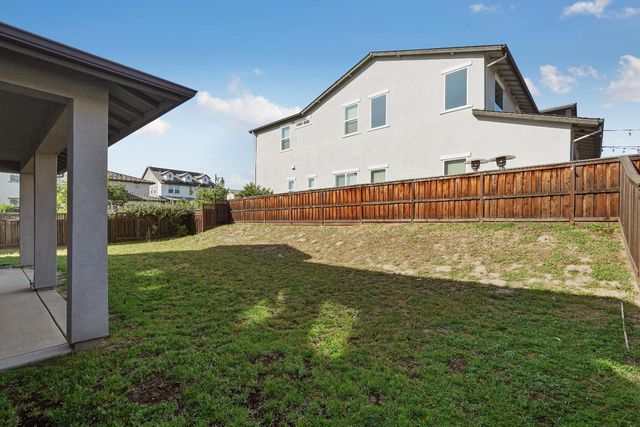1847 Outrigger Ln, Lathrop, CA 95330
