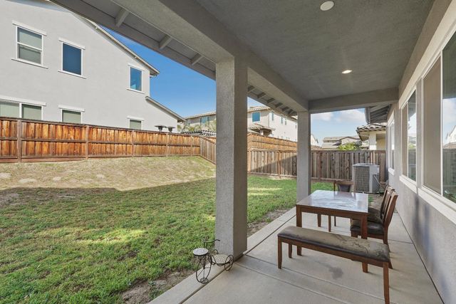 1847 Outrigger Ln, Lathrop, CA 95330