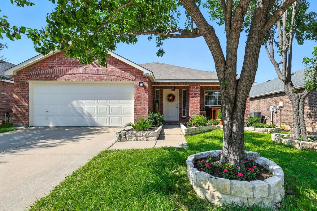 6013 Photinia Avenue, Denton, TX 76208