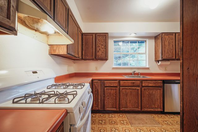 51 Pleasant Drive, Lewiston, CA 96052