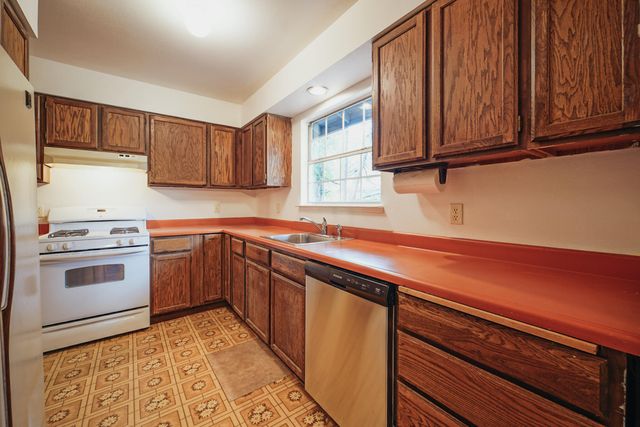 51 Pleasant Drive, Lewiston, CA 96052