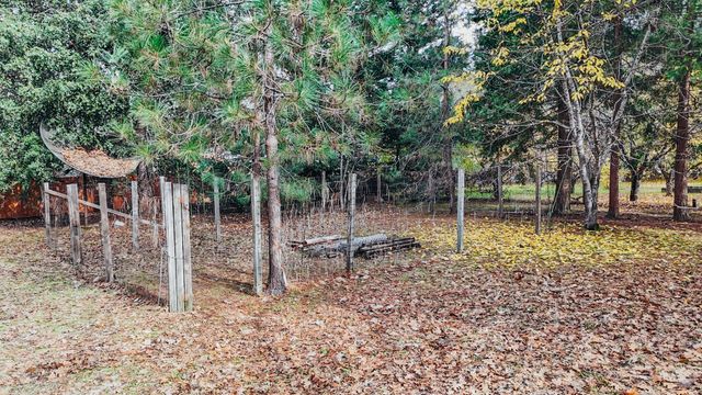 51 Pleasant Drive, Lewiston, CA 96052