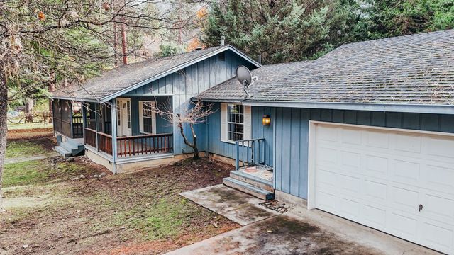 51 Pleasant Drive, Lewiston, CA 96052
