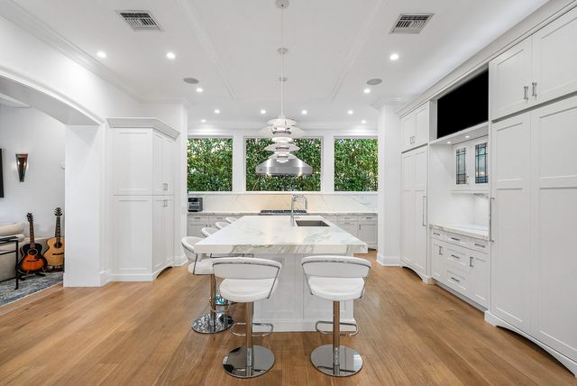 1041 Seaspray Avenue, Delray Beach, FL 33483