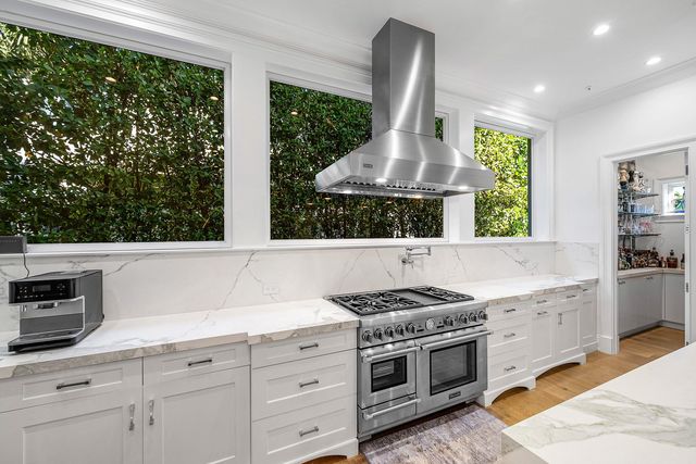 1041 Seaspray Avenue, Delray Beach, FL 33483