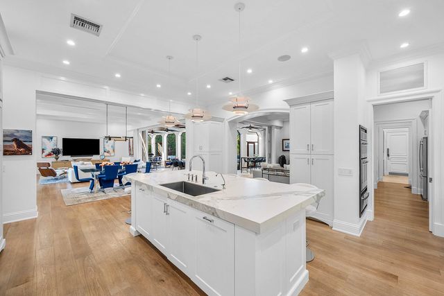 1041 Seaspray Avenue, Delray Beach, FL 33483