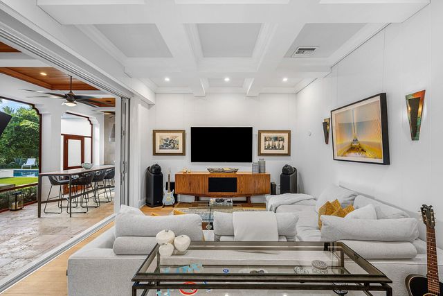 1041 Seaspray Avenue, Delray Beach, FL 33483