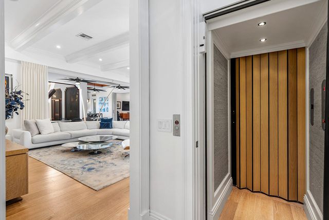 1041 Seaspray Avenue, Delray Beach, FL 33483