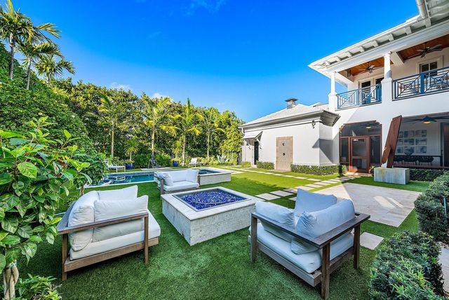 1041 Seaspray Avenue, Delray Beach, FL 33483