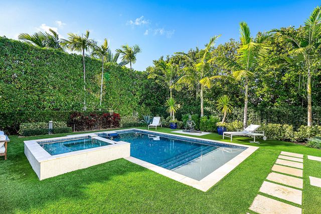 1041 Seaspray Avenue, Delray Beach, FL 33483