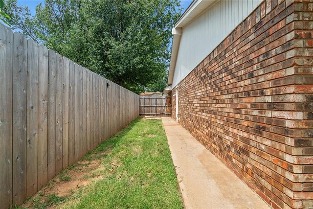 8216 Karla Lane, Oklahoma City, OK 73132