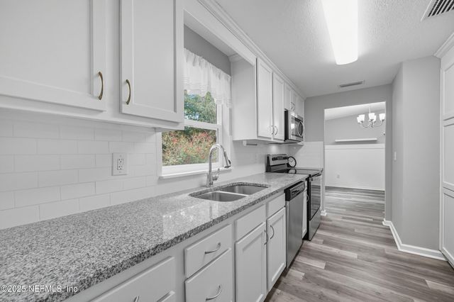 11520 GWYNFORD Lane, Jacksonville, FL 32223