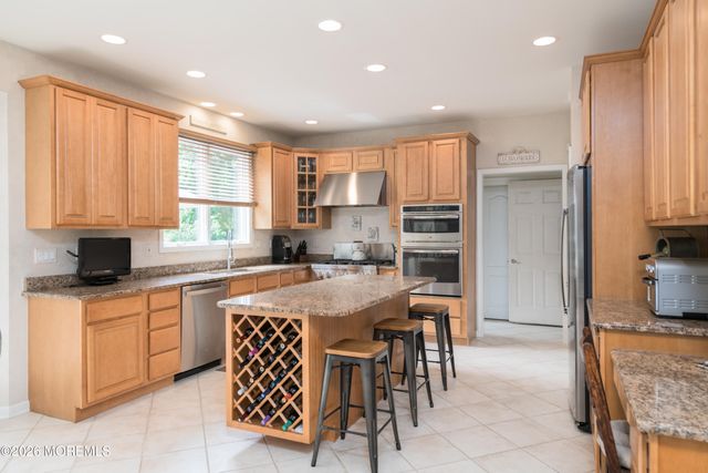 9 Rues Road, Cream Ridge, NJ 08514