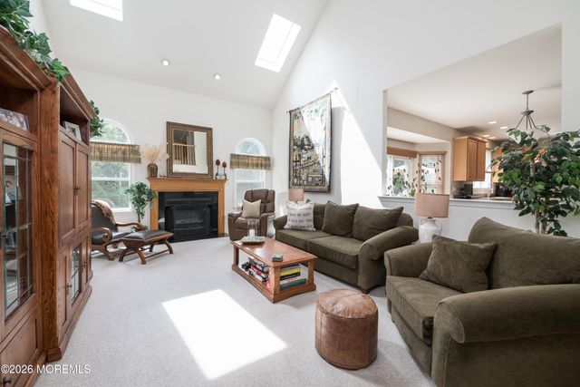 9 Rues Road, Cream Ridge, NJ 08514