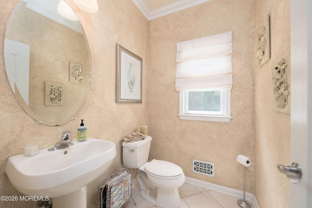 9 Rues Road, Cream Ridge, NJ 08514