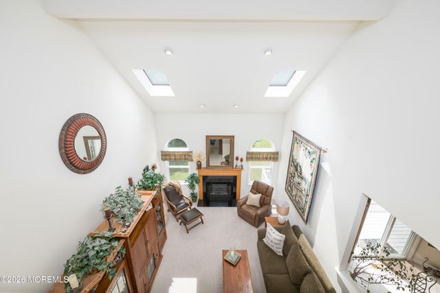 9 Rues Road, Cream Ridge, NJ 08514