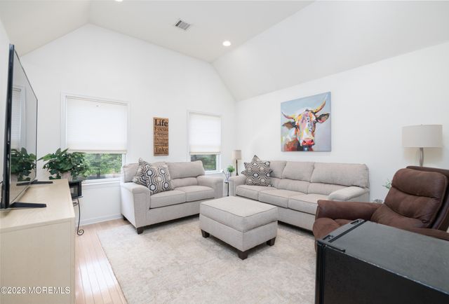 9 Rues Road, Cream Ridge, NJ 08514