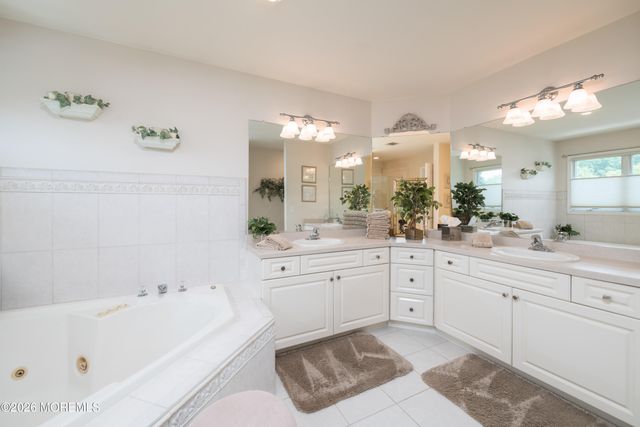 9 Rues Road, Cream Ridge, NJ 08514