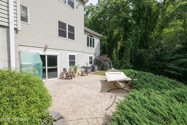 9 Rues Road, Cream Ridge, NJ 08514