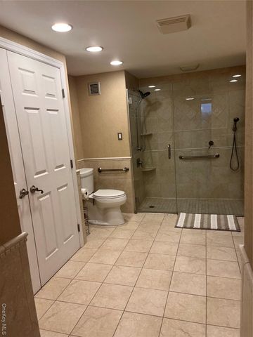 2 Bay Club Drive 8V, Bayside, NY 11360