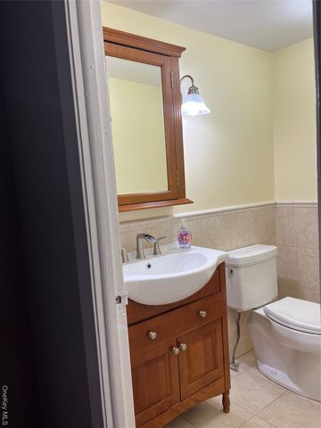 2 Bay Club Drive 8V, Bayside, NY 11360