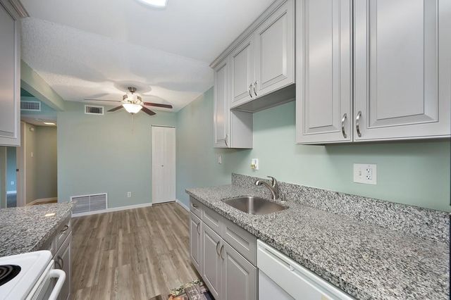 9160 Madison Ave #68, Fair Oaks, CA 95628