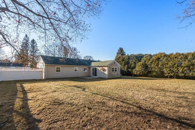 8 Stanley St, Natick, MA 01760