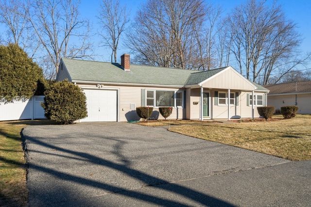 8 Stanley St, Natick, MA 01760