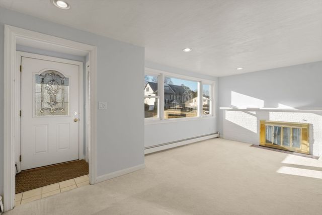 8 Stanley St, Natick, MA 01760