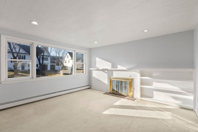 8 Stanley St, Natick, MA 01760