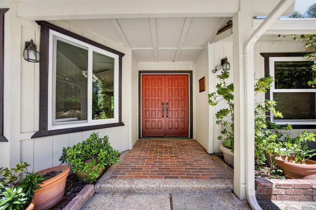 22998 Cottage Hill Dr, Grass Valley, CA 95949