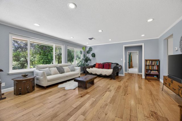 22998 Cottage Hill Dr, Grass Valley, CA 95949
