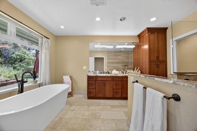22998 Cottage Hill Dr, Grass Valley, CA 95949