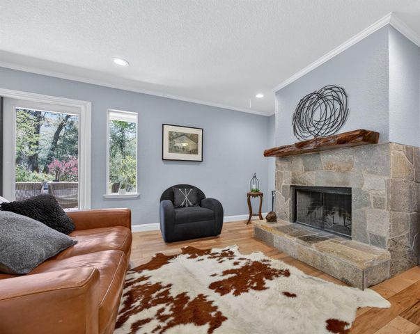 22998 Cottage Hill Dr, Grass Valley, CA 95949