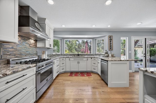 22998 Cottage Hill Dr, Grass Valley, CA 95949