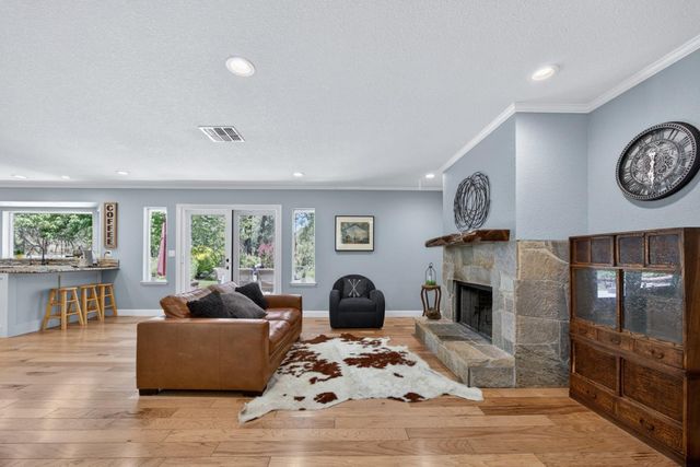 22998 Cottage Hill Dr, Grass Valley, CA 95949