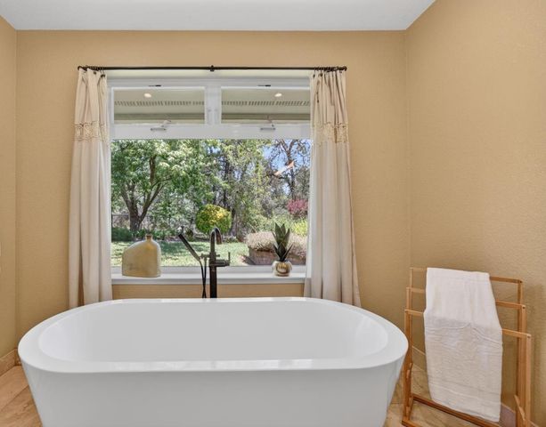 22998 Cottage Hill Dr, Grass Valley, CA 95949