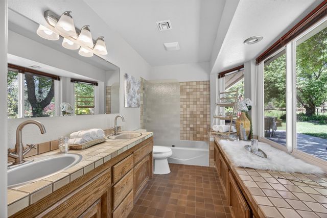 22998 Cottage Hill Dr, Grass Valley, CA 95949