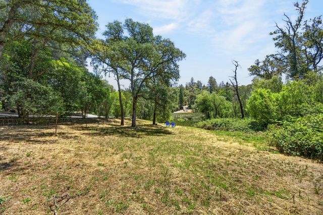 22998 Cottage Hill Dr, Grass Valley, CA 95949